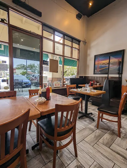 Latte Da Bagelry and Grill