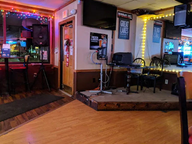 The Locker Room Bar & Grill - Broadview Heights, OH