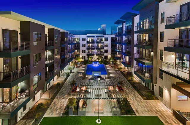 Vela at Tempe Town Lake