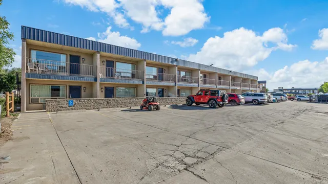 Red Arrow Inn & Suites, a Travelodge by Wyndham