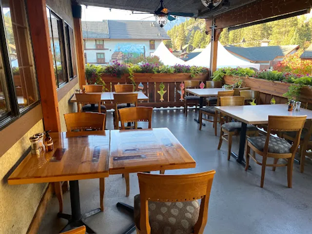 J J Hills Restaurant & Bar in Leavenworth