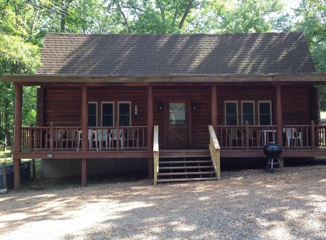 Cozy Cove Waterfront Resort