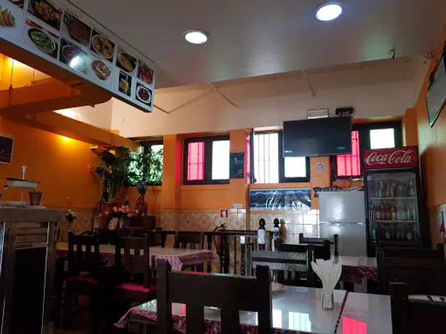 Everest Curry House Cascais