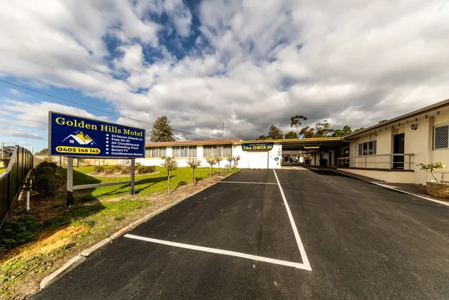 Golden Hills Motel