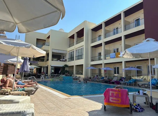 Alexandros Hotel