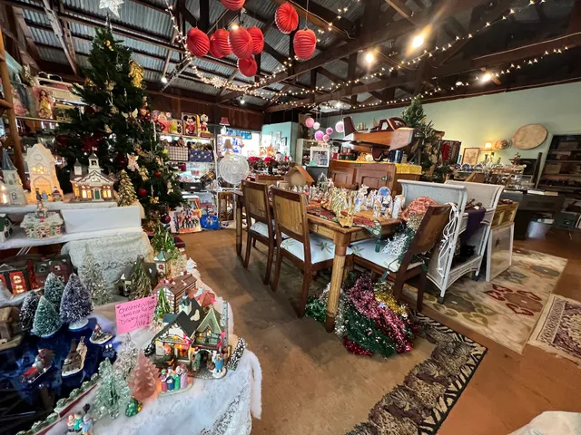 Pacific Triangle's Antiques & Collections