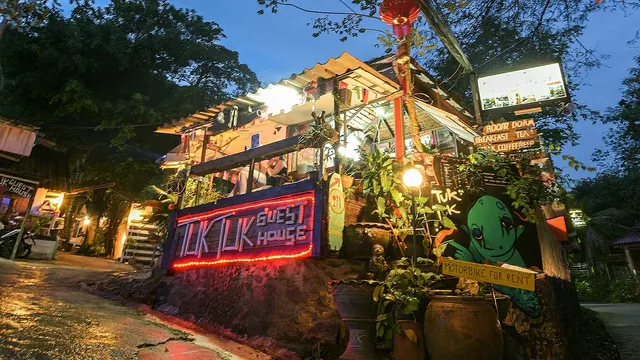 Tuk Tuk Guesthouse