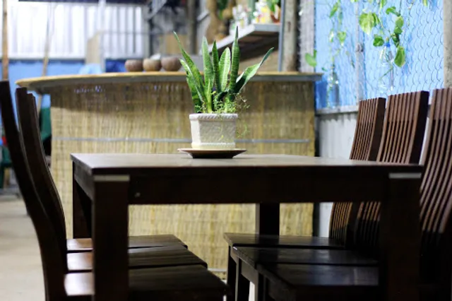 Tin Tin Pizza: family restaurant & vietnamese food & vegetarian food