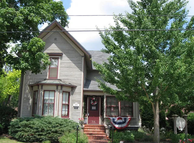 Victorian Rose Garden Bed and Breakfast
