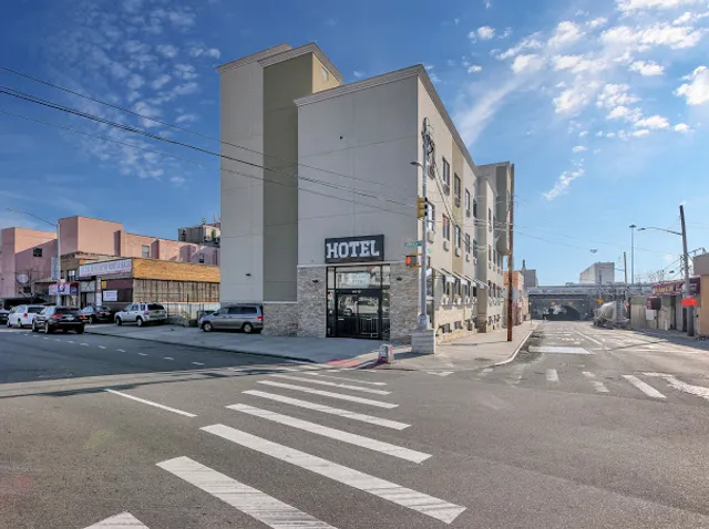 Hotel Pergola JFK Airport