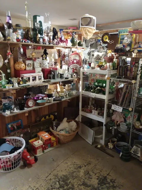 Wagon Wheel Flea Market