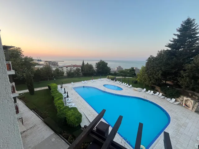 Балчик Гардънс - Тихия Кът АД