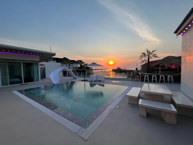 The Sea Pano Poolvilla