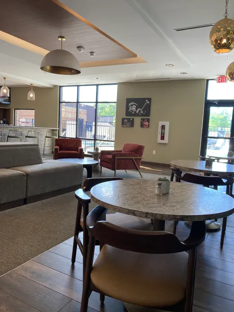 Dizzy's Bar and Grill