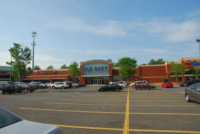 Franklin Square III - Shopping Center