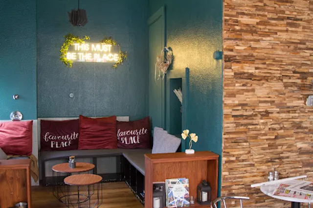 Lisa's Café / Bistro / Bar