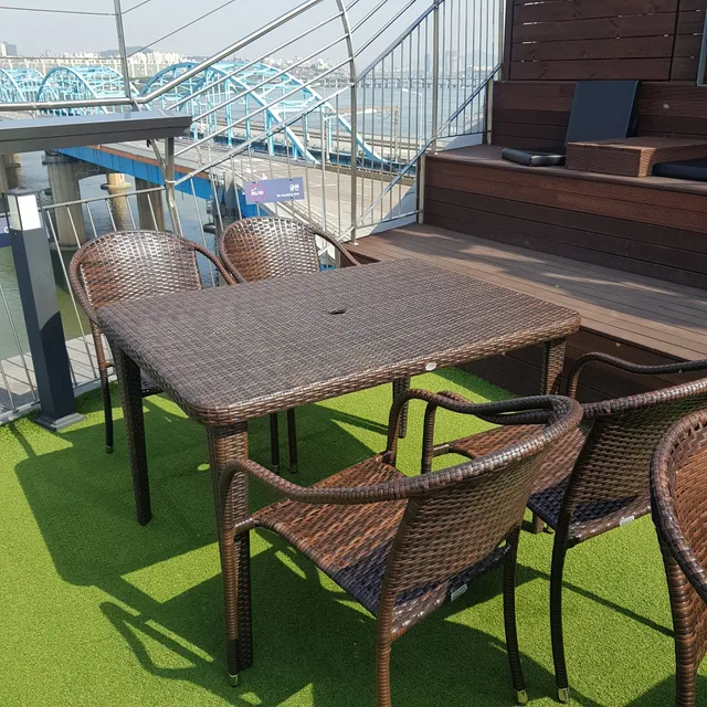 Dongjak Red Sky Cafe