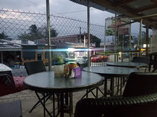 Pupuseria La bendición de Dios las gemelas