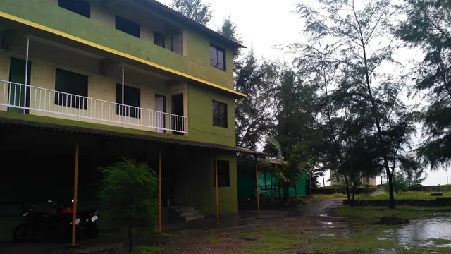 Neel Beach farm house