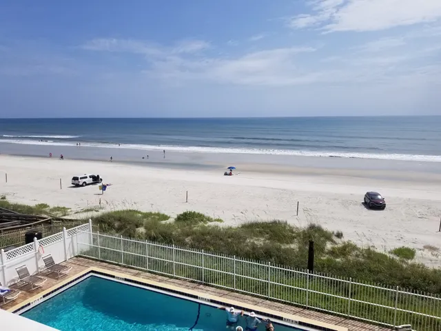 Sunisands Beach Club