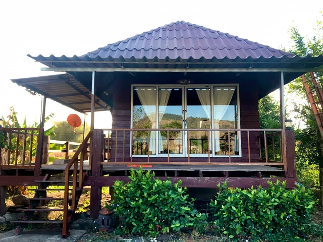 บ้านริมน้ำวังน้ำเขียว