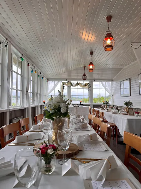 Bar & Restaurant Kommodori