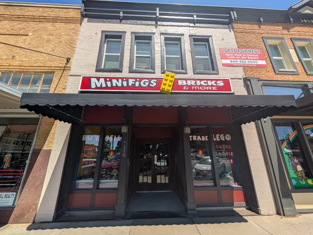 Minifigs Bricks and More