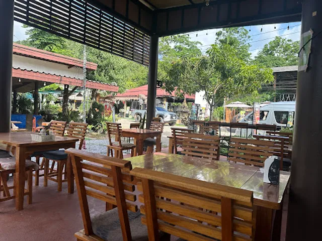 Khao sok country Bar & Restaurant