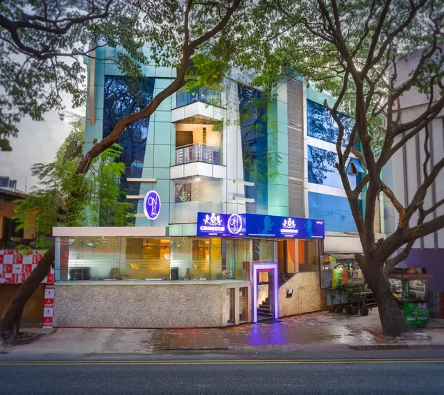 Grandeur Luxury Suites