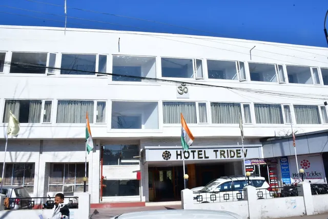 Hotel Tridev Katra