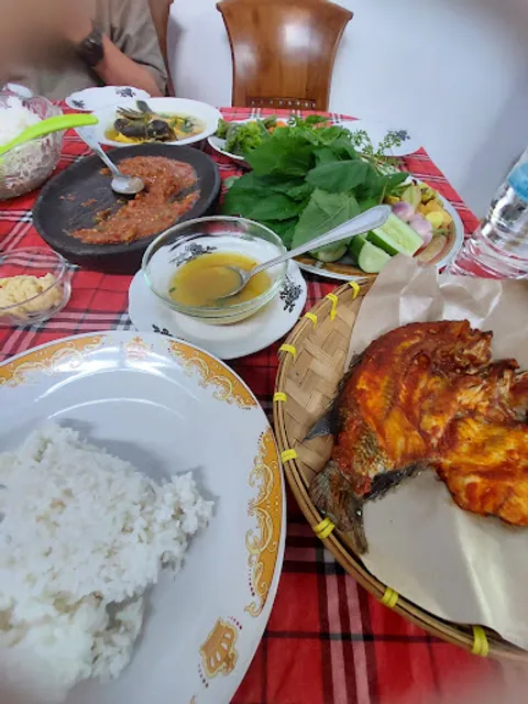 Rumah makan MULLY SIKEP