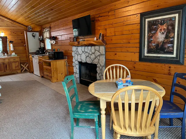 Grand Lakeside Cabins