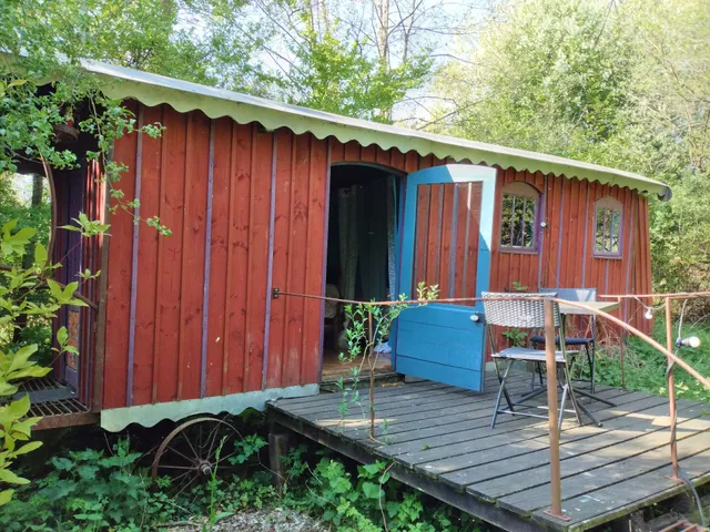La Roulotte et la Cabane des Marais