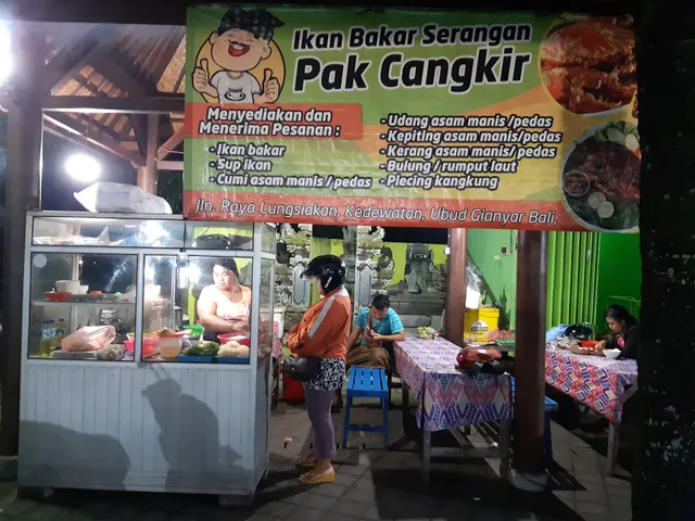 Senggol Market Kedewatan Ubud