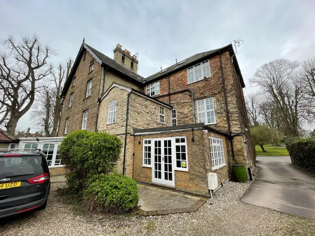 Pages Hotel & Guest House