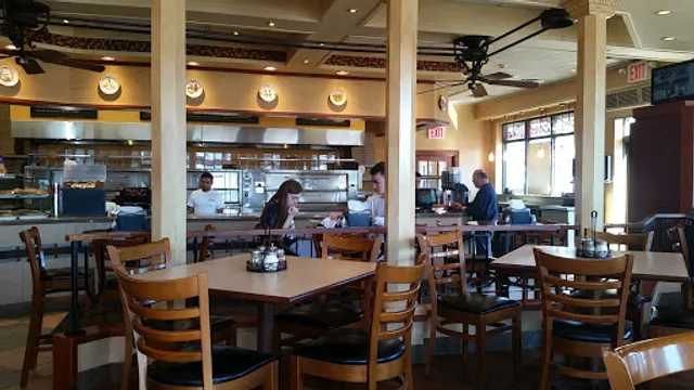 La Piazza Pizzeria Restaurant