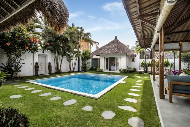 Villa Nakal by Alfred in Bali