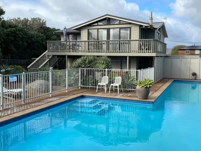 Seabreeze at Longshore