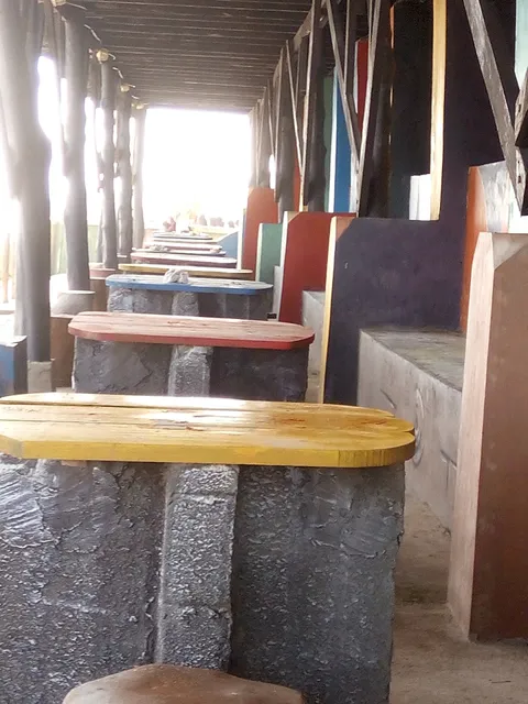 海天餐廰，濱海酒吧