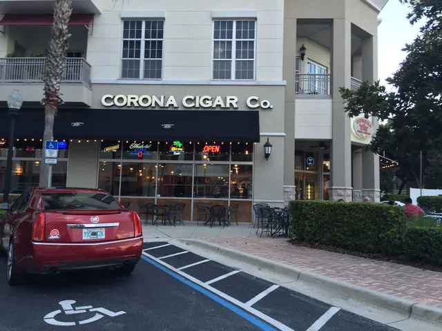 Corona Cigar Company & Montecristo Lounge