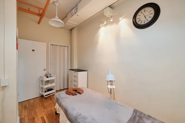 百草园 - 纽约 曼哈顿 中医 针灸 艾灸 推拿 拔罐 刮痧 整骨 Baicaoyuan Acupuncture and Massage Cupping Wellness Center Manhattan New York
