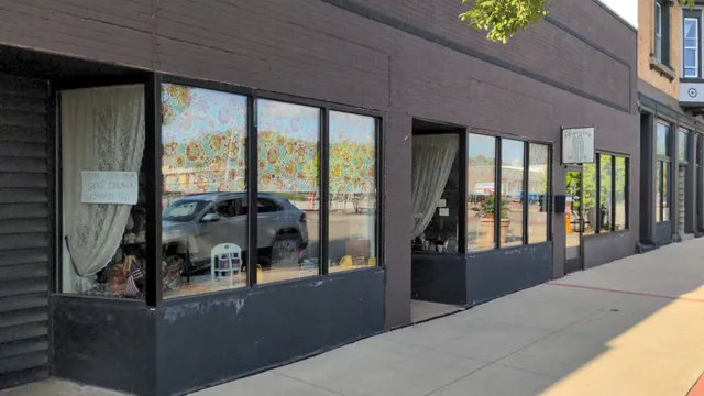 Antique & Treasure Trove