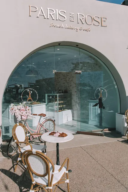 Paris En Rose Bakery & Cafe