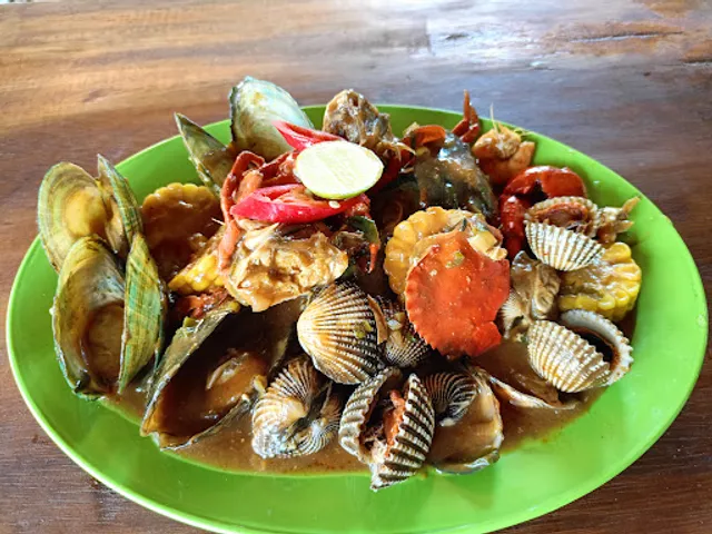 Pawon Almeera ~seafood, Indonesian food,Mexican food,vegetarian food