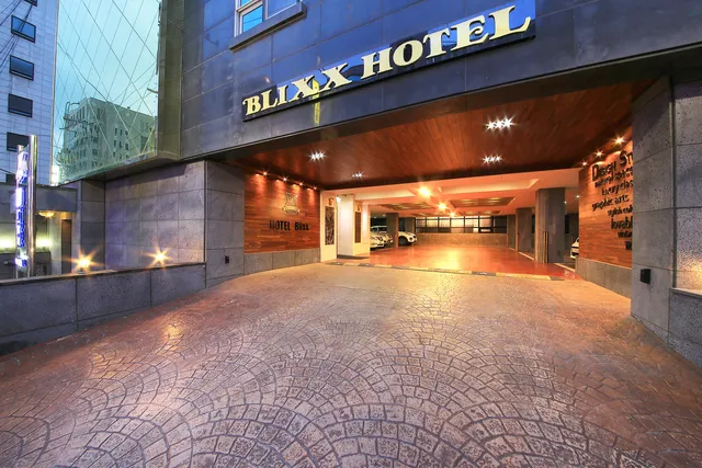 BLIXX HOTEL