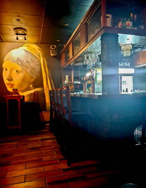 Boudoir Bar and Restaurant