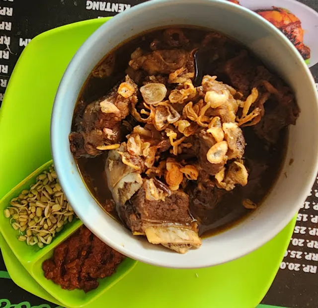 Rujak Cingur Enak, Khas Suroboyo, Rawon, Iga Sapi, Ayam Bakar, Gado-gado, Nasi Goreng Seafood