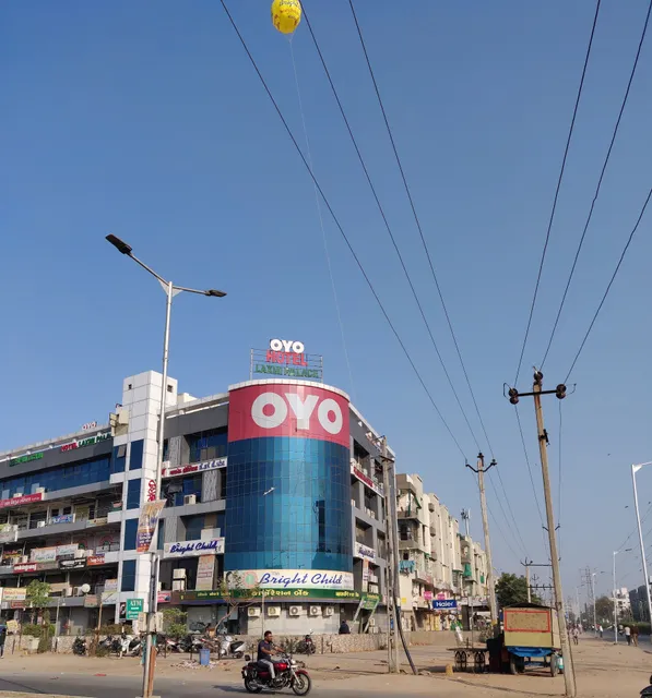 OYO 14211 Laxmi Palace