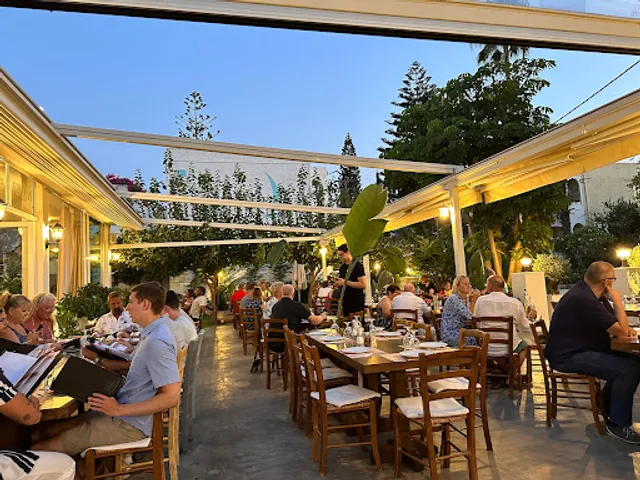 FINIKAS Taverna