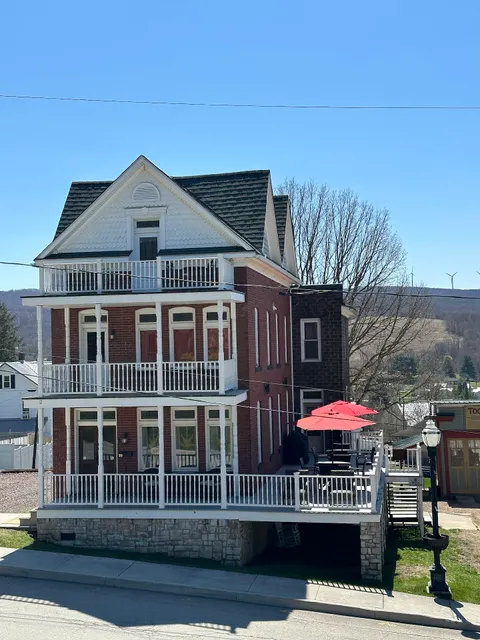 The Inn on Main Bed & Breakfast